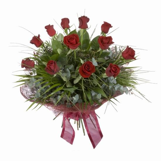 Etkileyici buket 11 adet kirmizi gül buketi  Kıbrıs internetten çiçek siparişi 