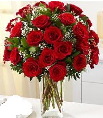 Vazo içerisinde 33 adet kırmızı gül  Kıbrıs uluslararası çiçek gönderme 