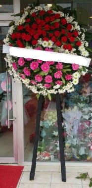 Cenaze çiçek modeli  Kıbrıs online çiçek gönderme sipariş 