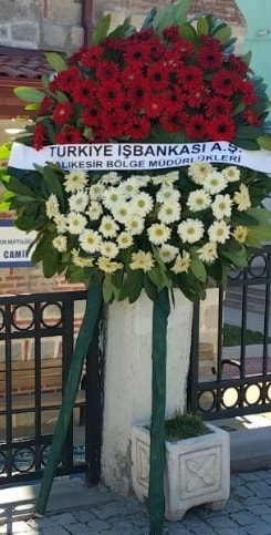 Cenaze çiçek modeli  Kıbrıs çiçek servisi , çiçekçi adresleri 